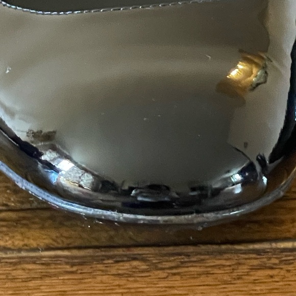 Salvatore Ferragamo black patent leather ballet flats. Size 7 - Picture 11 of 13